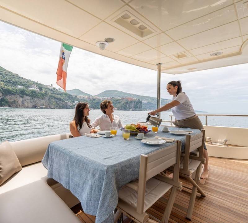 Exterior Dinnig Area With Sea Views