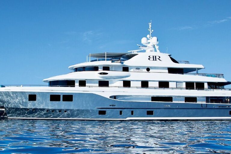 62M LUXURY SUPERYACHT