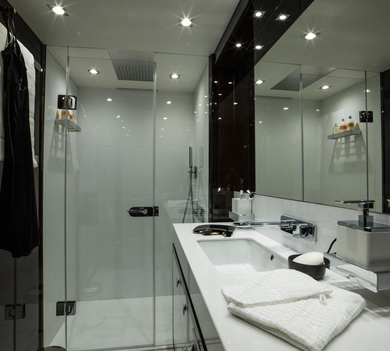 FLEUR - bathroom
