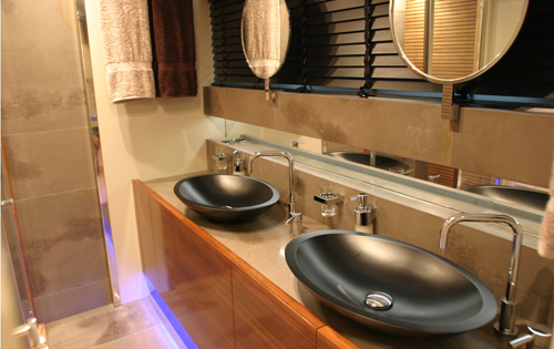 FUNKY TOWN - Master Ensuite