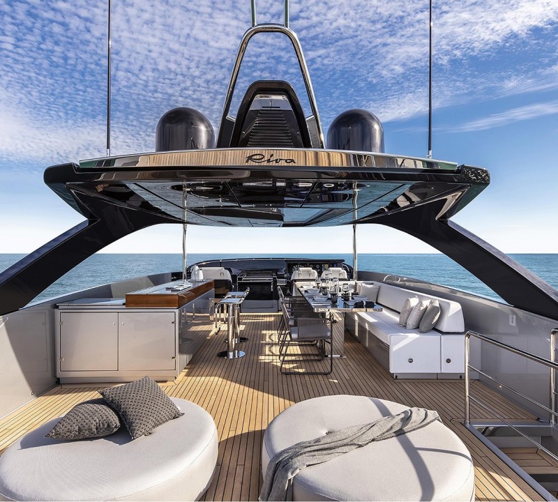 Flybridge Lounge