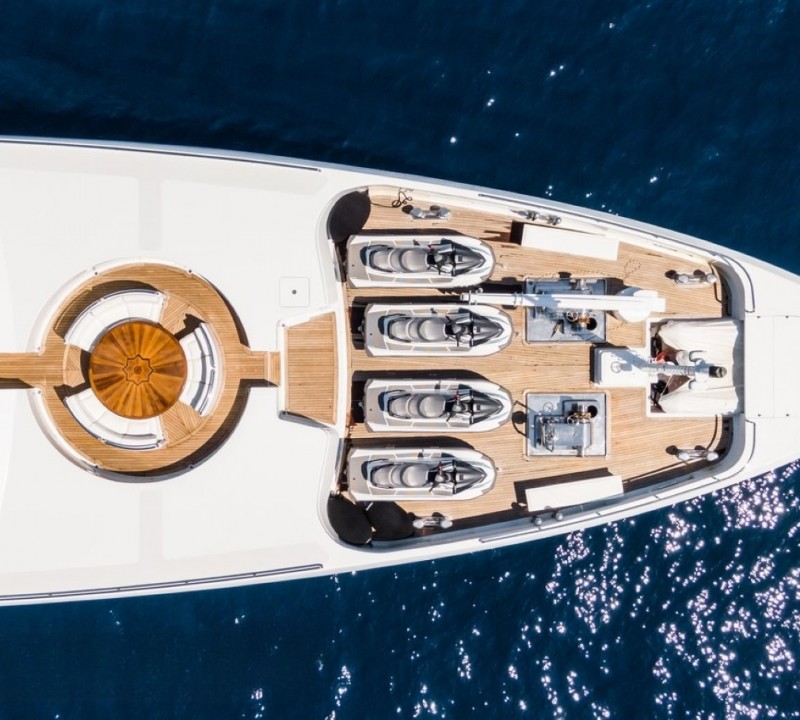 Foredeck With Water Toys