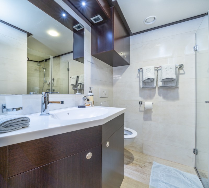 Grace Master Suite Ensuite Bathroom