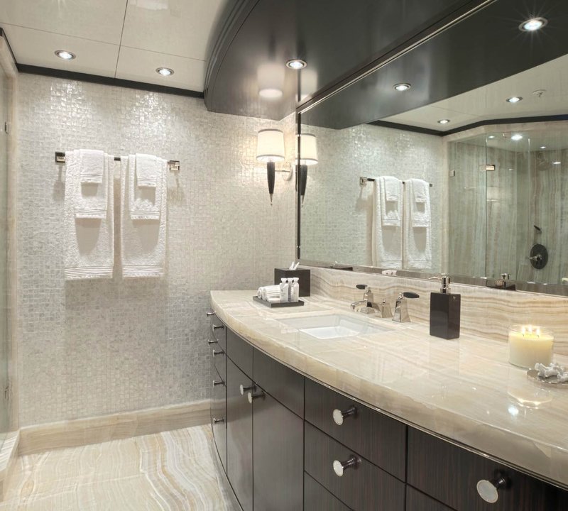Guest Cabin - Bathroom