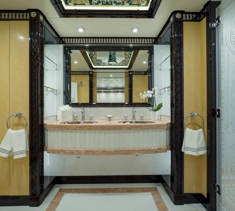 Guest Twin Suite Starboard - Bathroom