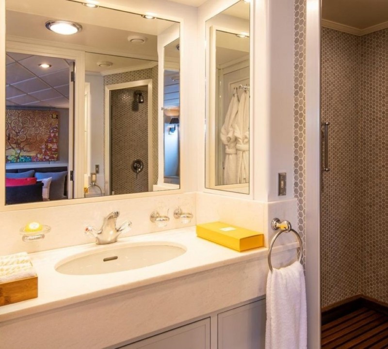 Guest Washroom