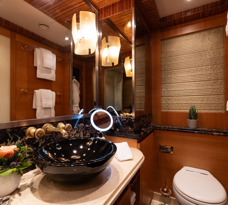 Twin Bathroom
