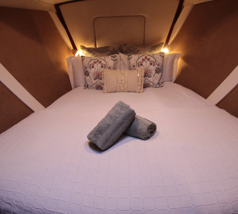 Guest bow cabin