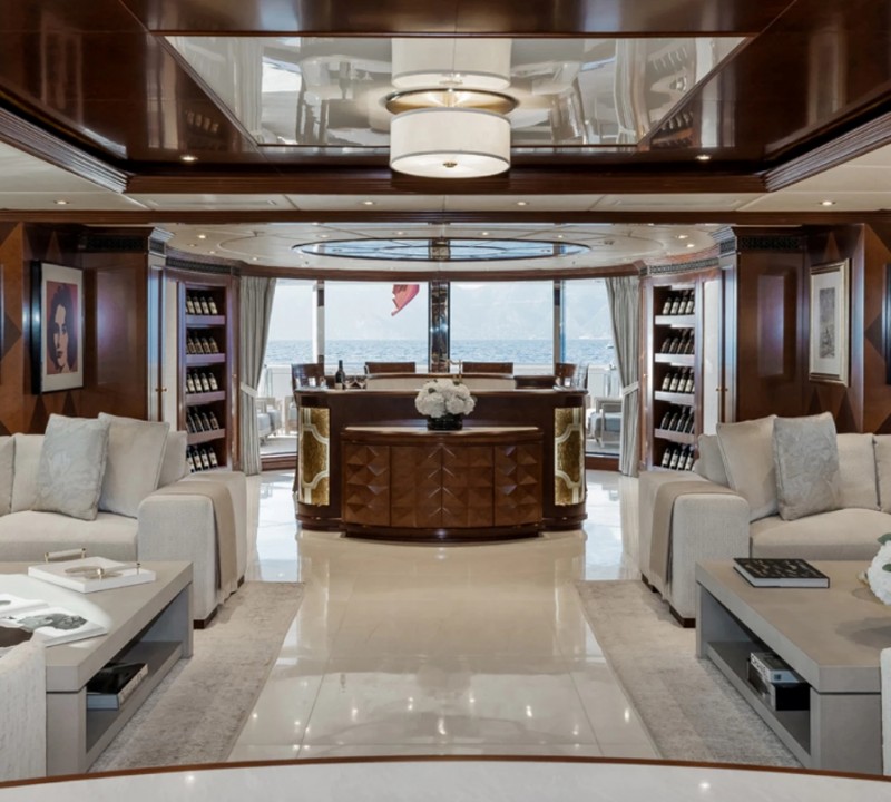 Interior Relaxation Area With Bar