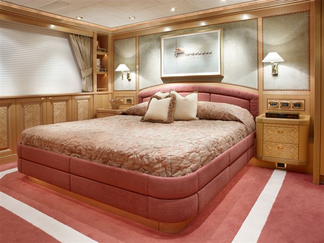 LAUREL - Guest Bedroom