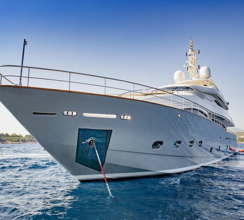 LIBERTAS Bow Detail