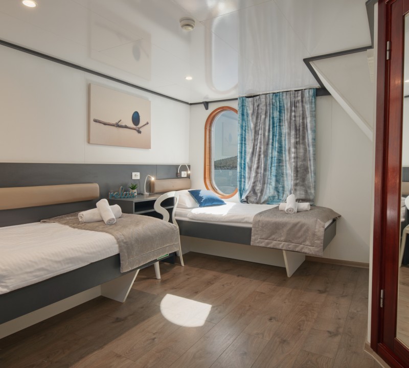 Twin Cabin