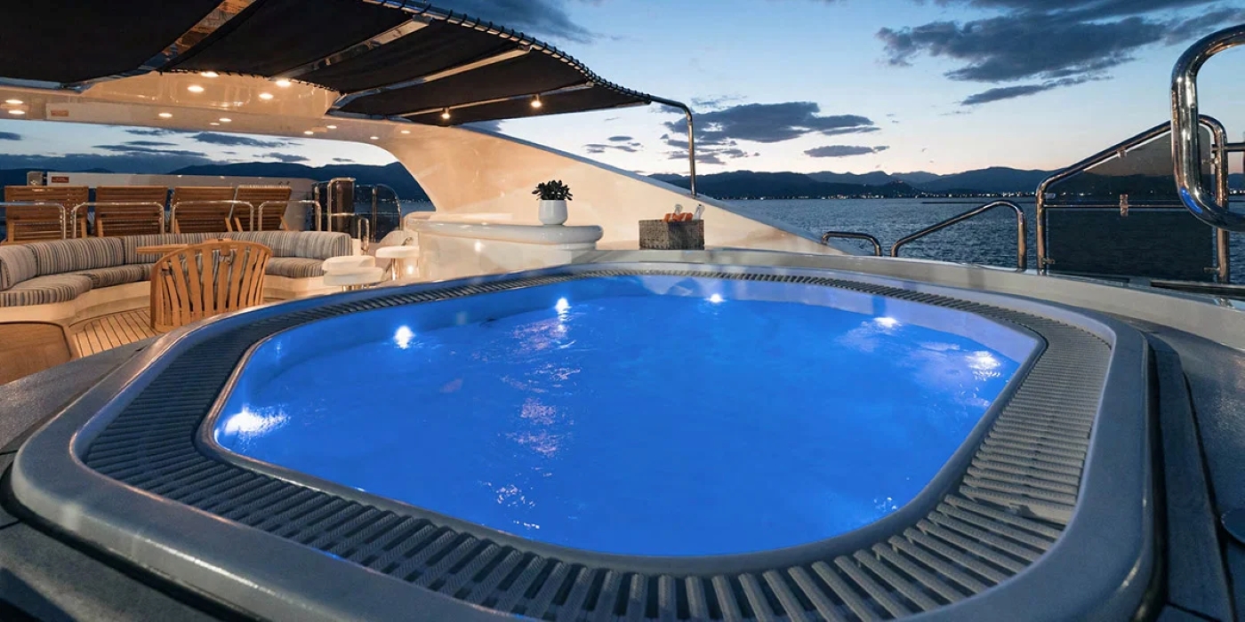 Exterior Sunbathing Area