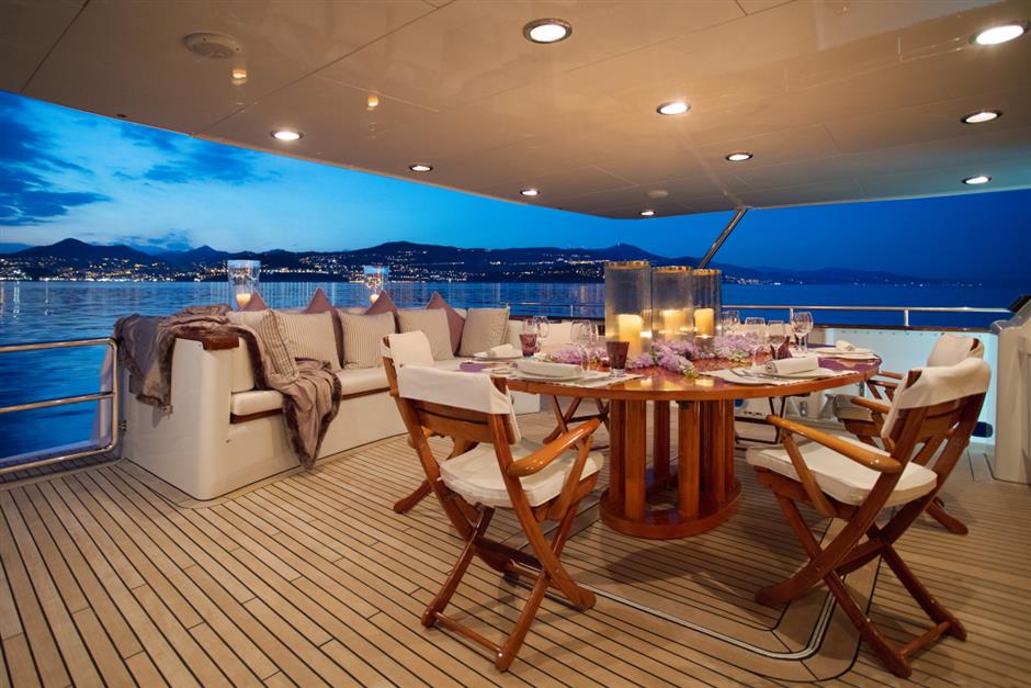 Alfresco Dining