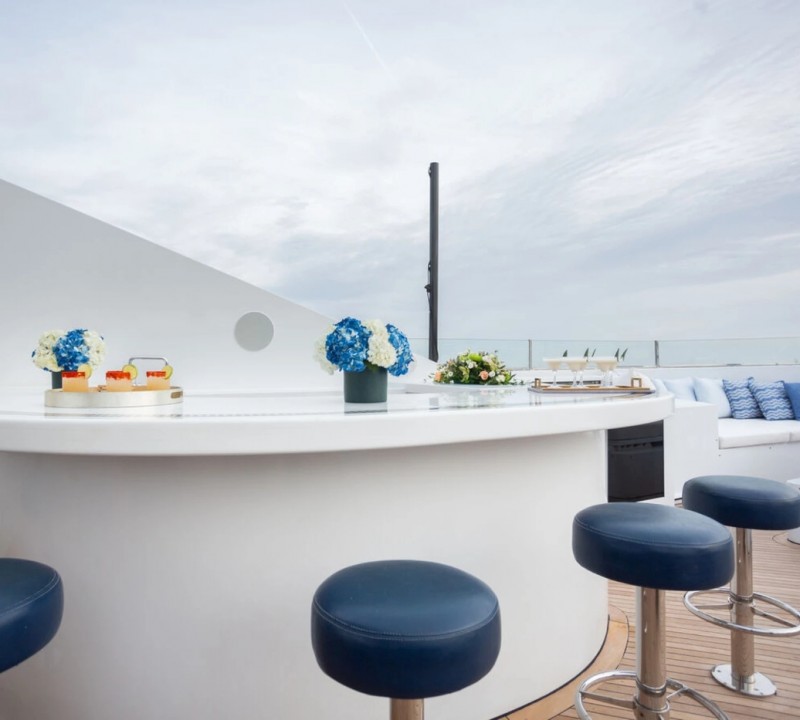 Sundeck Bar