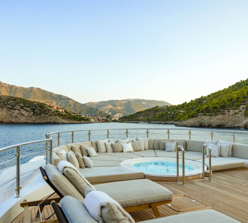 Sun Deck With Jacuzzi