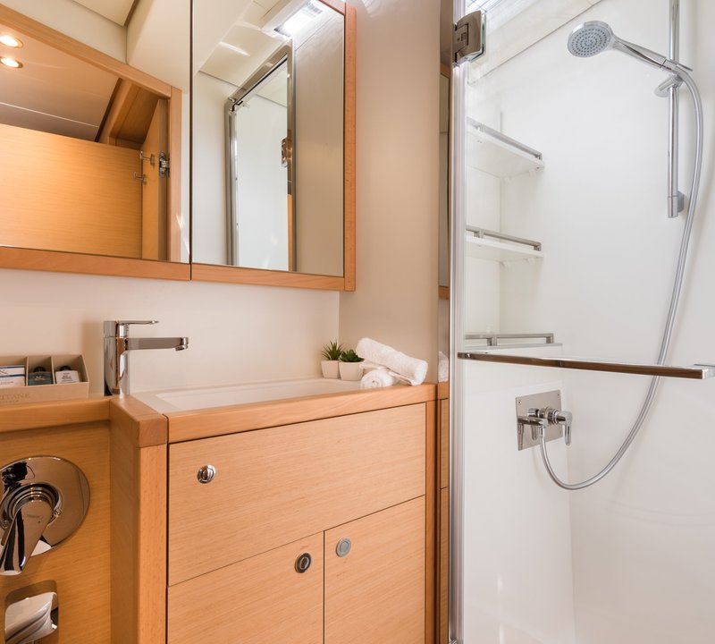 Lagoon 620 OPAL - Guest ensuite