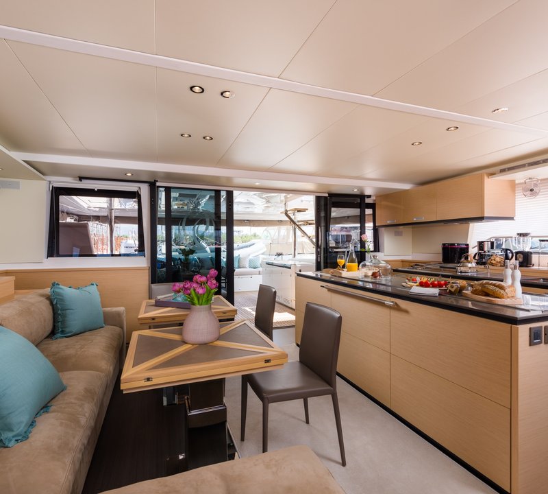 Lagoon 620 OPAL - Salon view aft