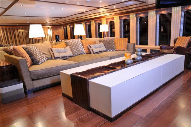 Leo Fun - Main Saloon