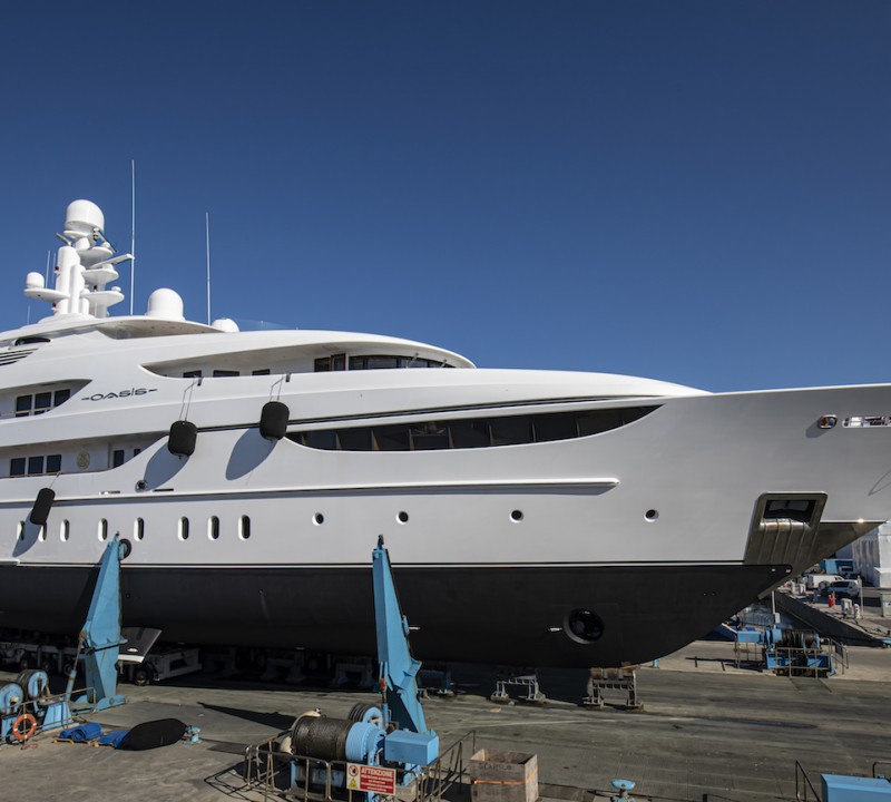 Lusben Refits MY Oasis - Lurssen