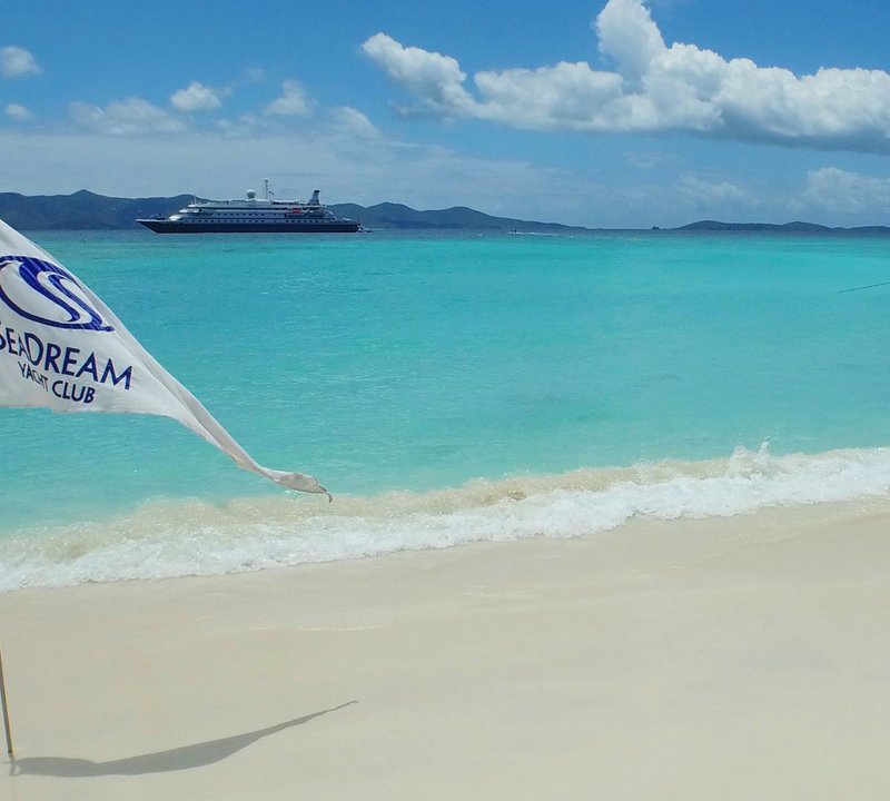 Luxury Yacht SEA DREAM - Beach Fun