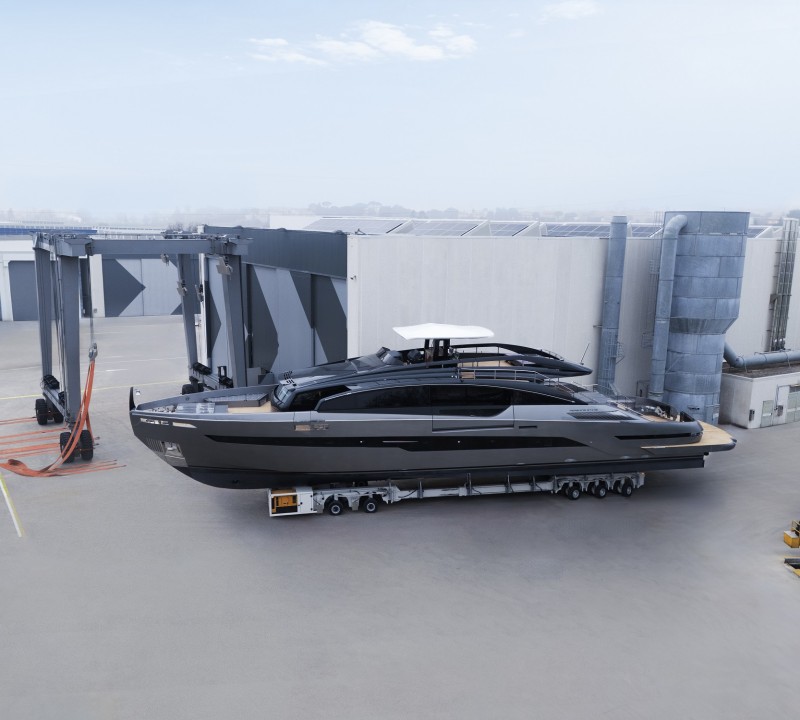 Luxury Pershing Yacht BYEEE