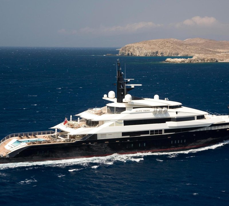 Luxury Motor Yacht ALFA NERO Cruising