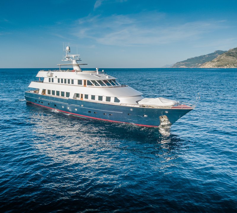 Luxury Motor Yacht Chesella