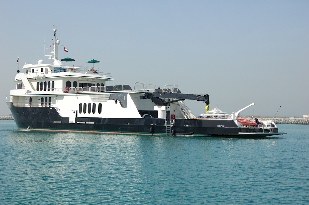 Luxury shadow explorer yacht GLOBAL