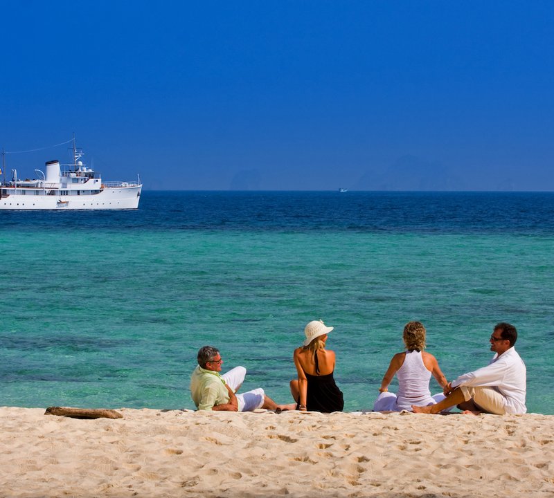 Luxury Yacht Charter With Family And Friends