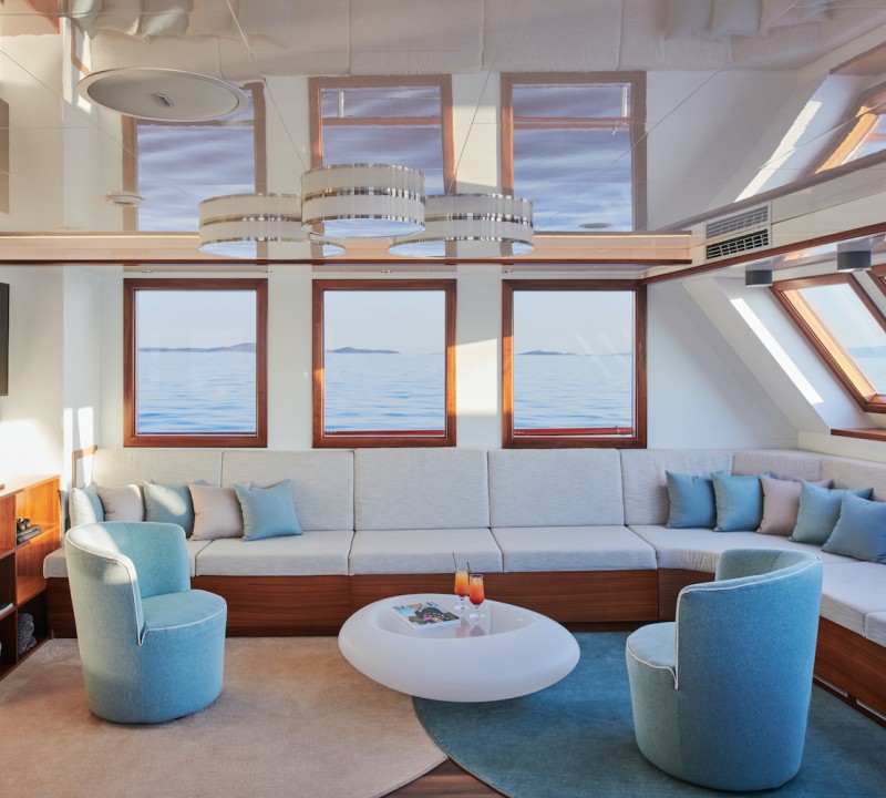 Saloon Seating