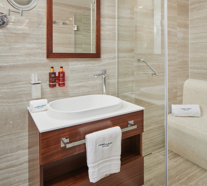 Twin Bathroom
