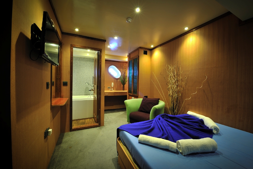 MALDIVE MOSAIQUE Cabin Cruiser