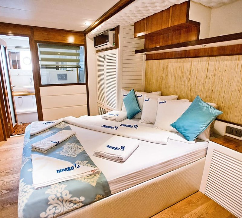 MANOLYA Cabin