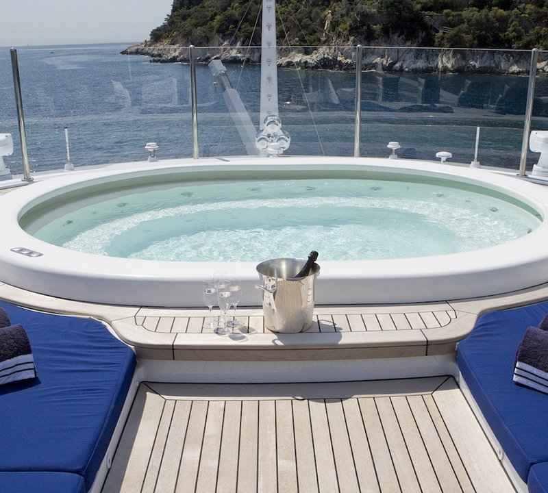MEAMINA - jacuzzi spa pool - Photo Benetti