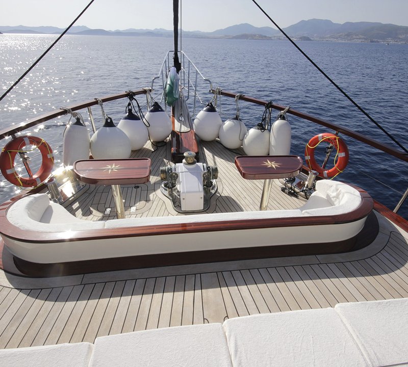 Bow seating