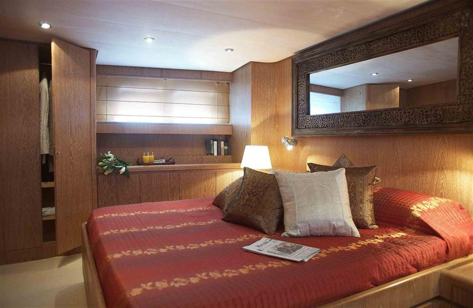Double-cabin