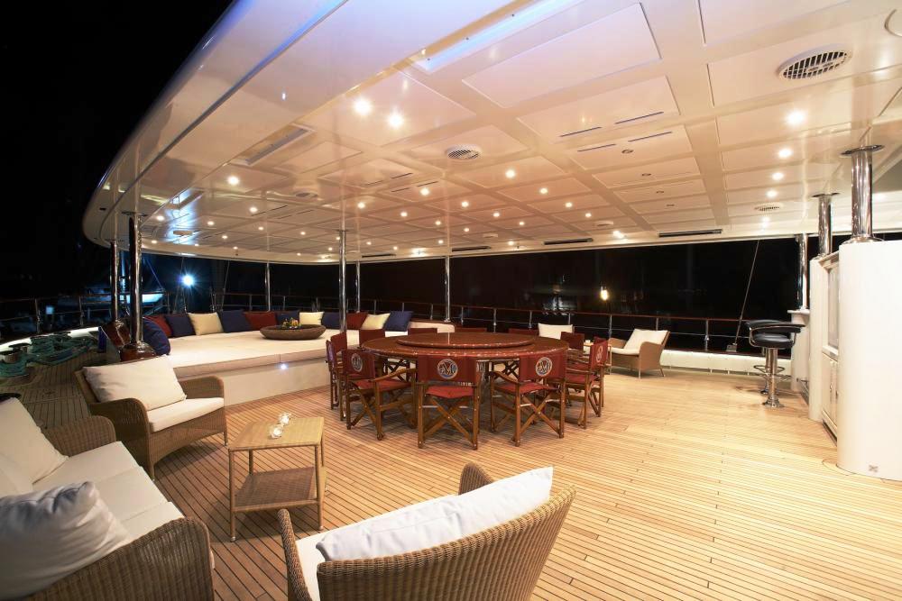 MONTIGNE -  Aft Deck Dining