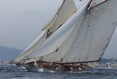 MOONBEAM IV - Racing