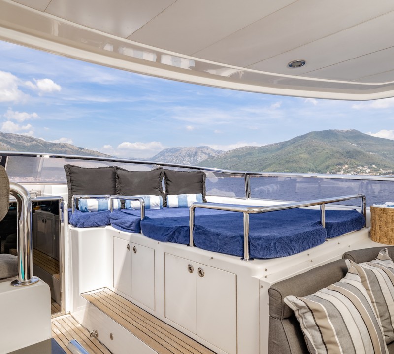 Flybridge Sunbathing Area
