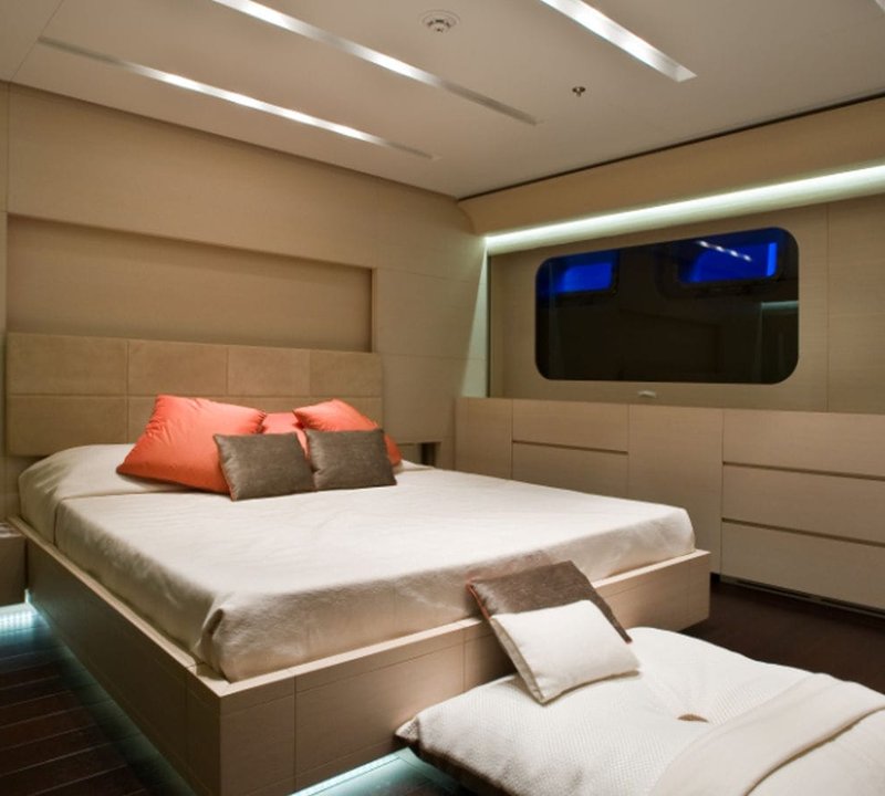 Large Double Cabin