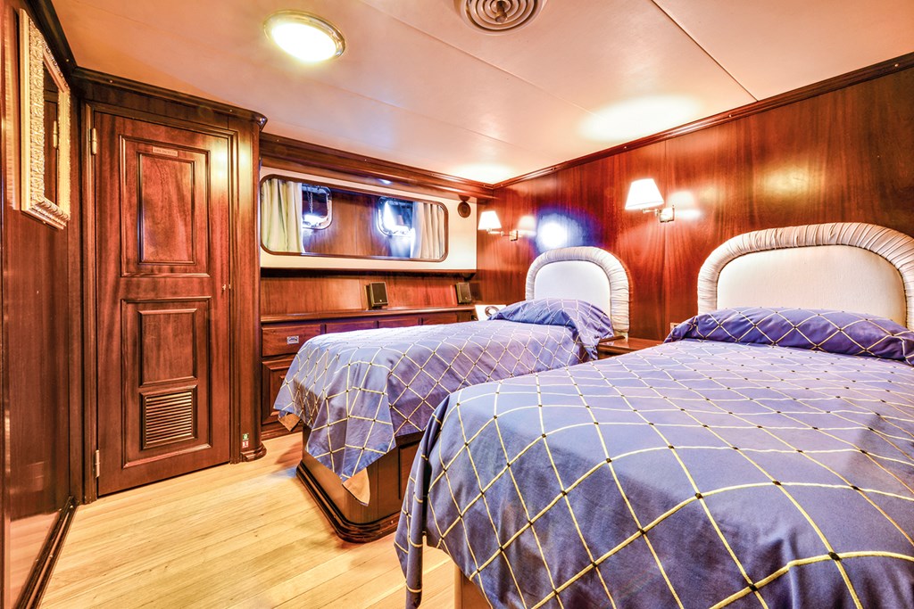 Twin Cabin