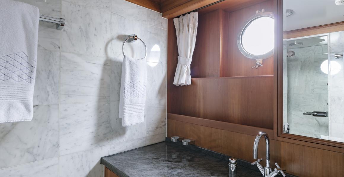 Ensuite Guest Bathroom