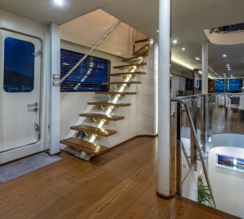 Upper Deck