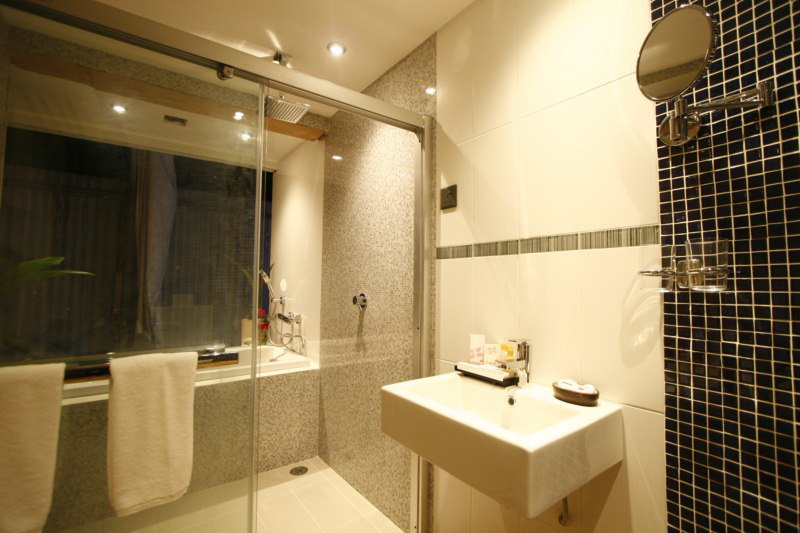 Ensuite