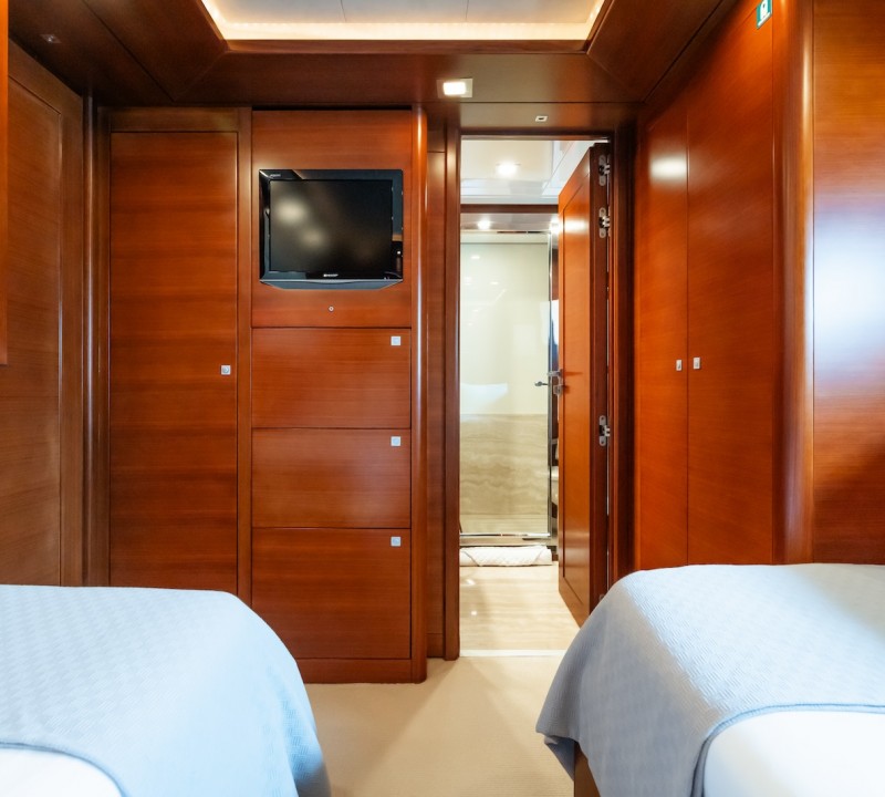 Twin Cabin