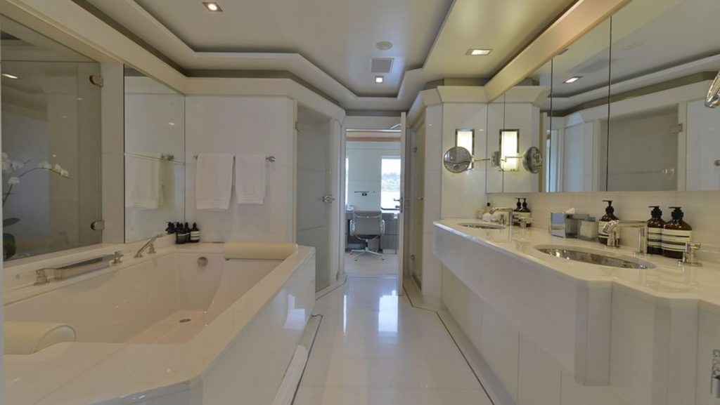 Ensuite