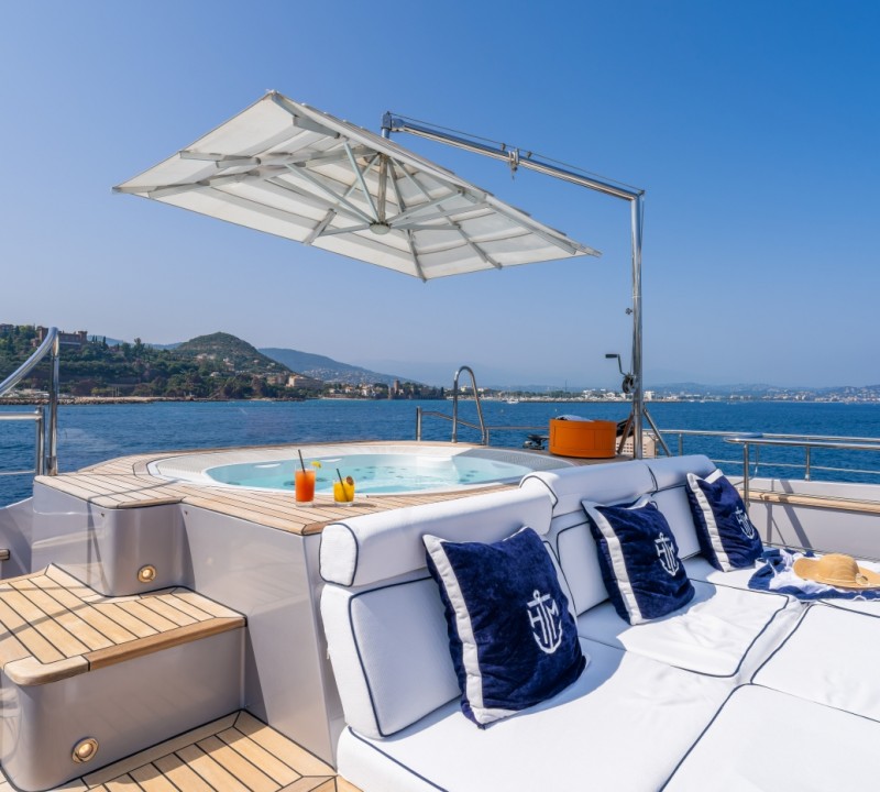 Exterior Sunbathing Area