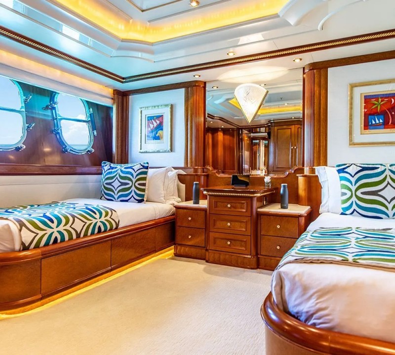 Twin guest suite