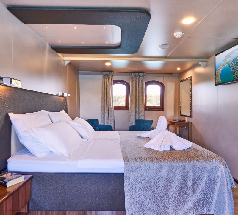 Double Guest Cabin